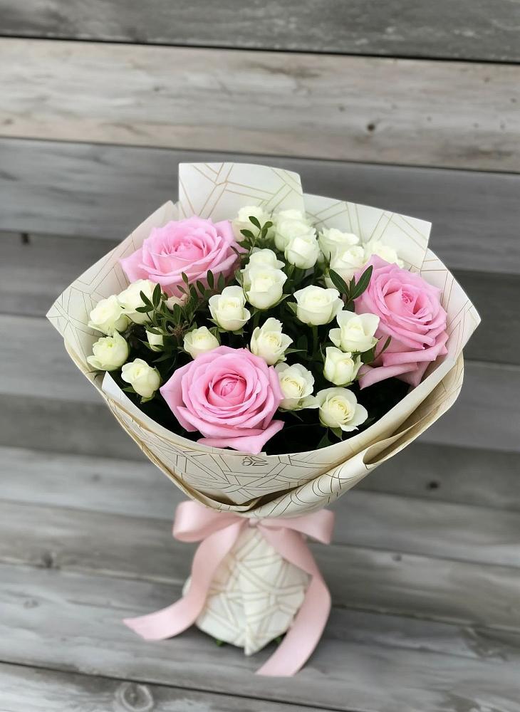 Букет цветов из: Розы в Камышах