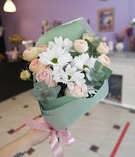 Букет цветов из:  Хризантемы и Розы #REPLACE_PRED# Камышах