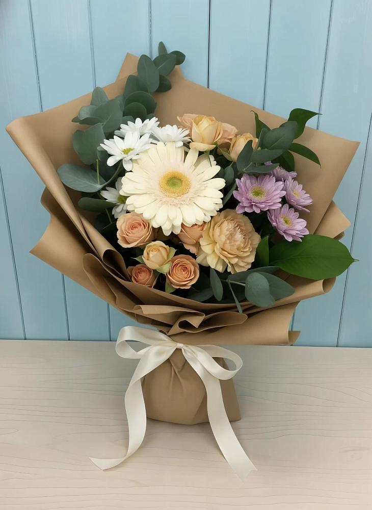 Букет цветов из: Герберы и Хризантемы в Камышах
