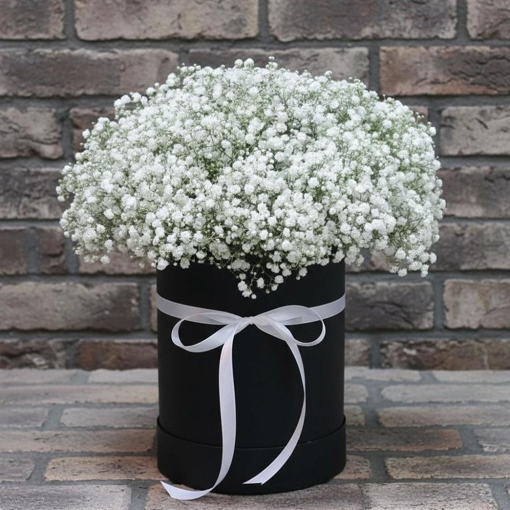 Цветочная композиция из Гипсофила в шляпной коробке в Камышах