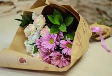 Букет цветов из:  Розы и Хризантемы #REPLACE_PRED# Камышах