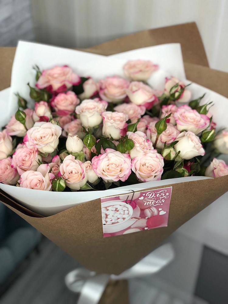 Букет цветов из: Розы в Камышах