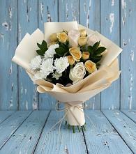 Букет цветов из:  Розы и Хризантемы в Камышах