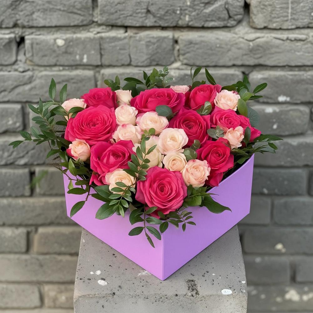 Цветочная композиция из Розы в коробке в Камышах