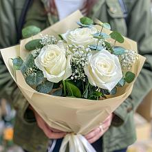 Букет цветов из:  Розы в Камышах
