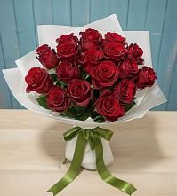 Букет Красные розы в Камышах