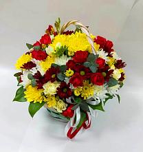 Цветочная композиция из Хризантемы и Розы в корзине в Камышах