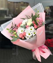 Букет цветов из:  Розы, Лизиантусы и Хризантемы в Камышах