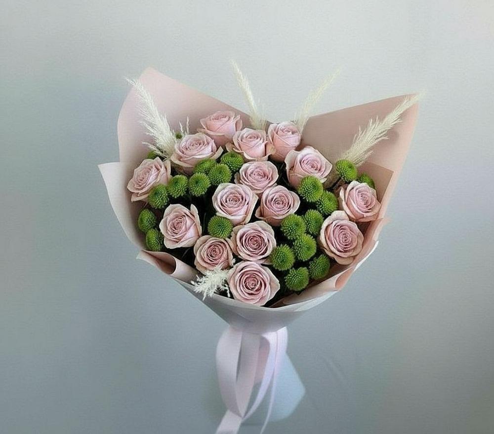 Букет цветов из: Розы и Хризантемы в Камышах