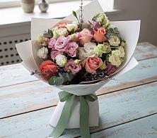 Букет цветов из:  Розы, Лизиантусы и Гвоздики #REPLACE_PRED# Камышах