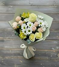Букет цветов из:  Альстромерии, Розы и Хризантемы в Камышах