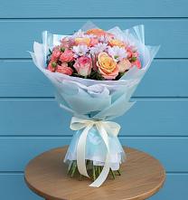 Букет цветов из:  Хризантемы и Розы в Камышах